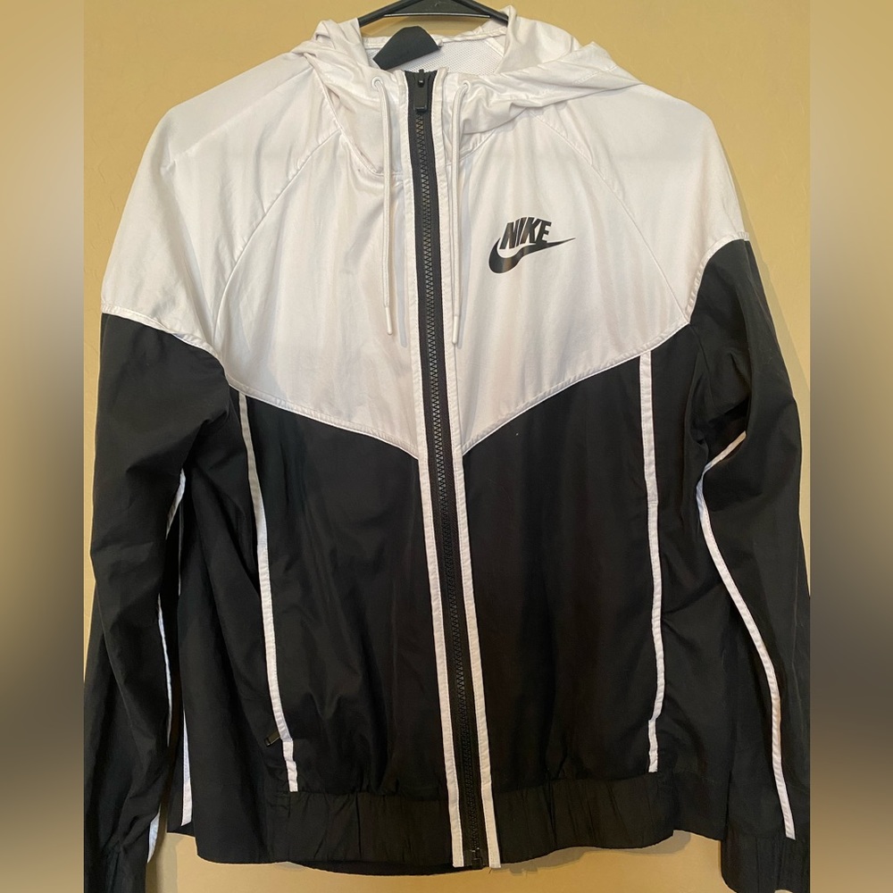 Nike womens windbreaker